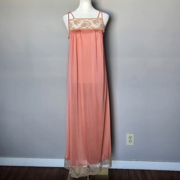 Vintage 60s 70s Henson Kickernick Coral Lace Trim Nightgown Lingerie Slip Dress - Picture 4 of 13